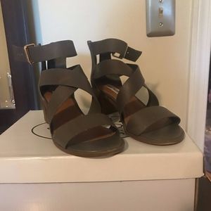 Olive Steve Madden Block Heels